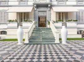 Tirreno Beachfront Apartments, ξενοδοχείο σε Marina di Massa