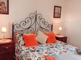 "Joseph 2" Stylish corner flat with open views, just 5km from the beach, hotel Siġġiewi városában