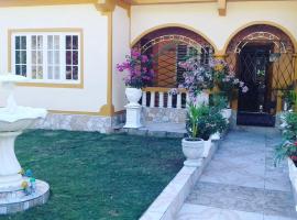 Windbreak Villa, guest house in Buff Bay