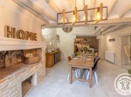 Gîte troglodyte unique avec jacuzzi, billard et jardin, près de Doué La Fontaine et Saumur - FR-1-622-69