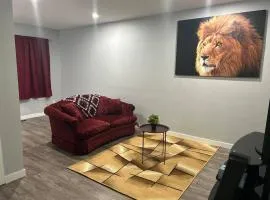 Cute Highland Park Upper B Unit
