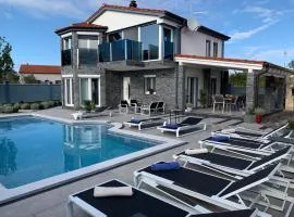 Luxury villa with a swimming pool Fazana - 21792