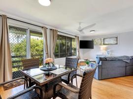 Sanctuary Lakes Fauna Retreat, boutique hotel in Hervey Bay