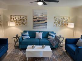 Modern Wi-Fi, Pet friendly home for Families, apartment in Greenville