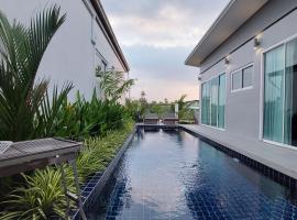 Green Lung Pool Villas Bangkok, cheap hotel in Bang Krasop