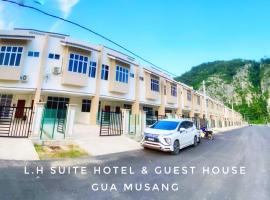 LH Homestay Suite Gua Musang- Masjid Mekah, rumah kotej di Gua Musang