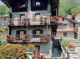 Maison Baradis - grazioso e tranquillo trilocale con vista montagne: Allein'de bir otoparklı otel