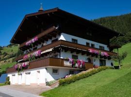 Holiday flat with National Park Card included, hotel in Dorf
