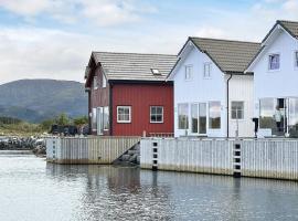 Holiday home averøy VIII，Averoy的海灘飯店