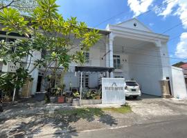 RedDoorz near Kantor Walikota Manado，美娜多的飯店