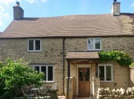 Pass the Keys The Pippins a Cotswold cottage and garden parking