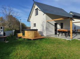 Zatoka Perska - dom Francuz z opcją gorącej banii nad jeziorem Tarnobrzeskim, struttura con onsen a Tarnobrzeg