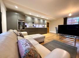 Desirable 2 Bedroom Apartment in Bicester that sleeps 5、ビスターのホテル