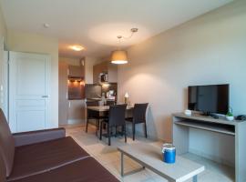 Les Thermes 404 - Appt proche plage avec piscine partagée, hotel in Concarneau