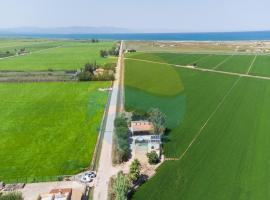 Mas de Felip - Casa rural con piscina privada en el Delta - Deltavacaciones, hotel in Riumar