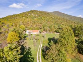 SOKOL - Secret forest house, resor di Gračac