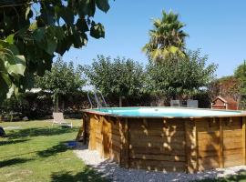 Barraca t&iacute;pica del Delta, con piscina, jard&iacute;n y barbacoa - Deltavacaciones