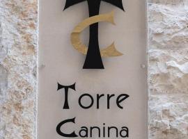 B&B Torre Canina suite & rooms, hotel com jacuzzi em Trani