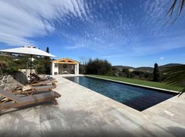Villa provençale climatisée, piscine chauffée, hotel con parcheggio a Le Plan-de-la-Tour