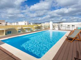 Brand New 2 BDR Flat W/Rooftop Pool by LovelyStay, hotel a Olhão