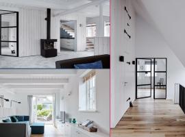 Hygge Hus, hotel v destinaci Oevenum