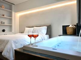 Zoe's Suite Athen's Center