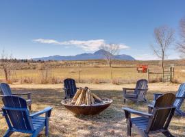 Cortez Home with Private Hot Tub Near Hikes and Bikes!, hotel en Cortez