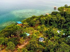 Roam Yoga & Wellness Lodge, hotelli Bocas Townissa