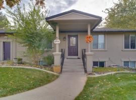 Kaysville Group Getaway 26 Mi to Snowbasin Resort!, hotel v destinaci Kaysville