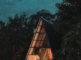 Cabaña 25km de Medellín, Benevento Glamping, hótel í Girardota