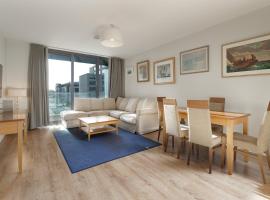 Two bed apartment in Sandyford, hotell i Sandyford
