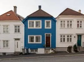 Dinbnb Homes I 700m to Bryggen & Street Parking