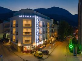 Hotel Apartments Ardi & Lala: Peje şehrinde bir daire