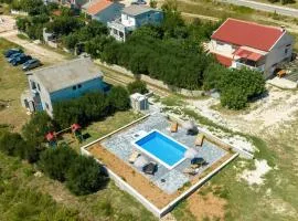 Family friendly apartments with a swimming pool Rtina - Stosici, Zadar - 21450