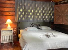 Cabaña Rustica La Granja, hotel en Guápiles