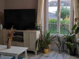 Calme à 3 min de la Gare de Melun, apartmán v destinaci Melun