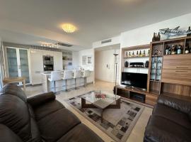 C028-Nice apartment with terrace - close to the beach, hôtel à Cannes