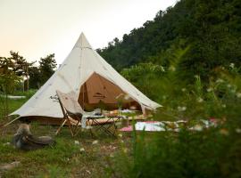 The BanBa Jungle Lodge: Làng Hoa (2) şehrinde bir glamping noktası