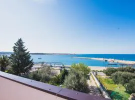 Apartments by the sea Semy