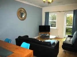2 Bedrooms & Sofa Bed - Balcony - Parking - Lift Access - Very Quiet Location