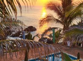 Hotel Luz de Mar ' right on the beach, hotel perto de Praia de Salchi, Cuatunalco