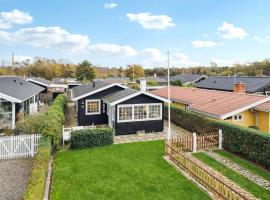 Gorgeous Home In Assens With Kitchen, feriebolig i Assens