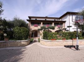 Casa Nicole: Manerba del Garda'da bir otel