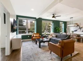 Timeless Elegance: 4BR Luxury Condo in New Orleans