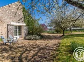 Charmante Maison de Campagne près des Vignes avec WiFi, BBQ et Proche d'Angers et Saumur - FR-1-622-68