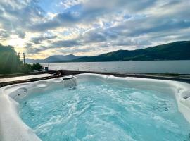 Glenachulish Bay with Hot Tub, Hotel am Strand in Glencoe