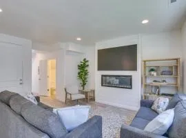Garden City Townhome with Fireplace Near Bear Lake!