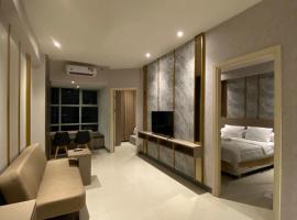 Luxury 2BR Benson Apartment, Pakuwon Mall, hotel i Surabaya