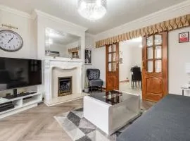 Comfortable and spacious home with free parking plenty of space large sun trap garden and crisp white hotel linen hosted by Our Home Short Stays