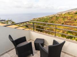 Ribeiro´s House, New apartment with amazing sunsets, appartement in Arco da Calheta